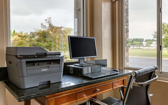 Comfort Inn & Suites Diamondale – Lansing