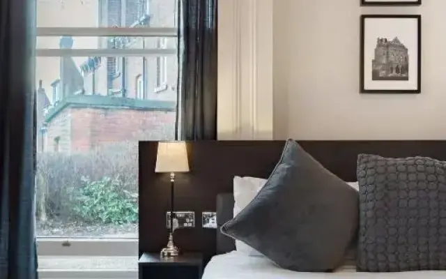 The Heaton at Claremont Apartments