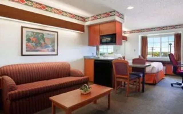 Microtel Inn and Suites Pueblo