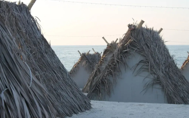 Отель Bianky Beach Camp