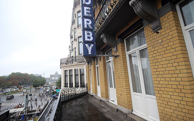 Hotel Derby Брюссель вид на фасад
