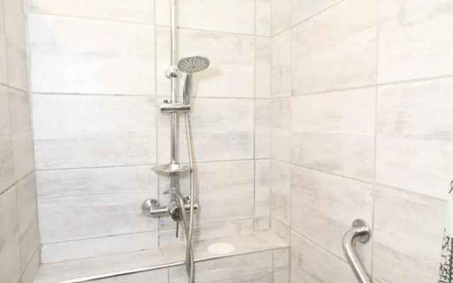 Appartement Balaruc-les-Bains, 1 pièce, 2 personnes - FR-1-553-120