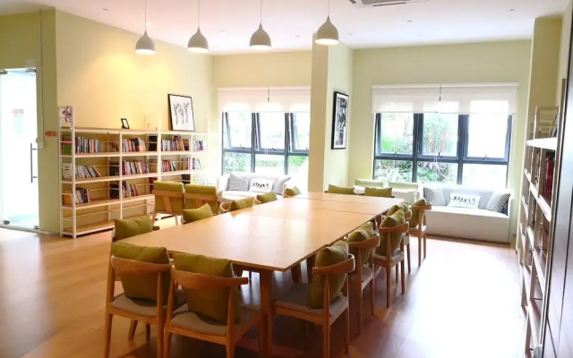 Sea View Homestay @ Country Garden Danga Bay