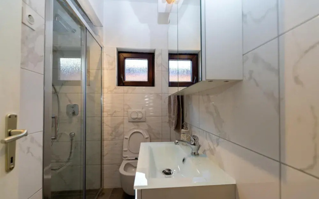 Stunning Apartment in Rovanjska With 3 Bedrooms and Wifi