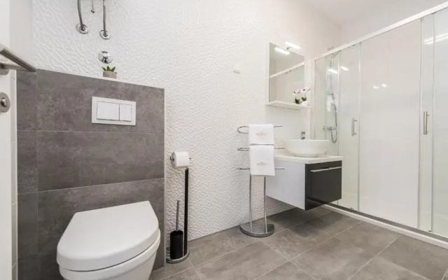 Villa Magnifica Penthouse with Jacuzzi
