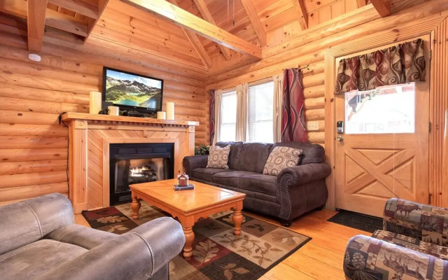 Candle Light Cabin by Vtrips