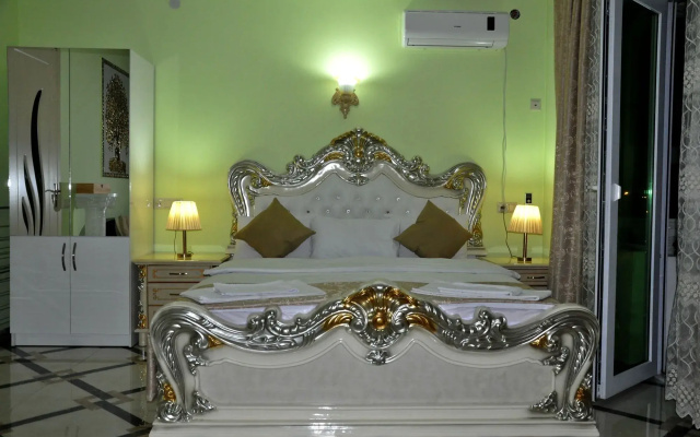 Hotel White Palace