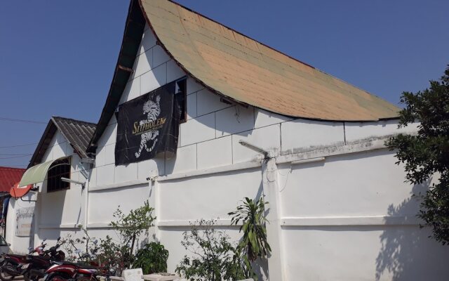 Sitpholek Muay Thai Camp - Hostel Паттайя вид на фасад