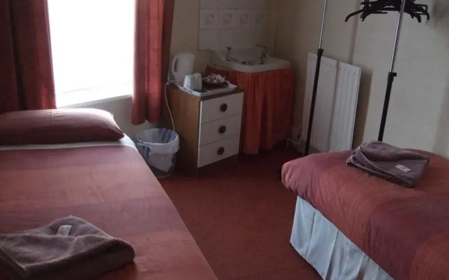 Almar Hotel