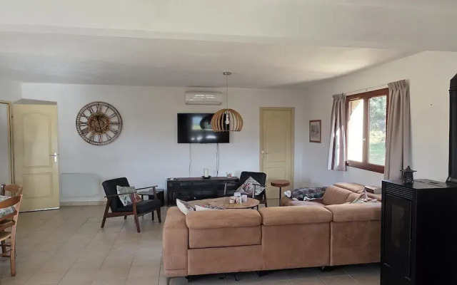 Beautiful Villa With a Private, Fenced-in Swimming Pool