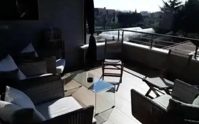 16 Faubourg