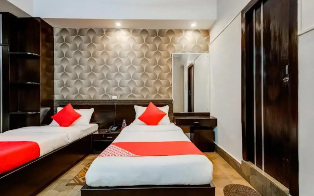 OYO Flagship 14008 Hotel The Avenue
