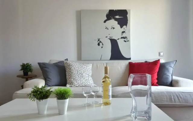 Kerameikos, a lovely apartment