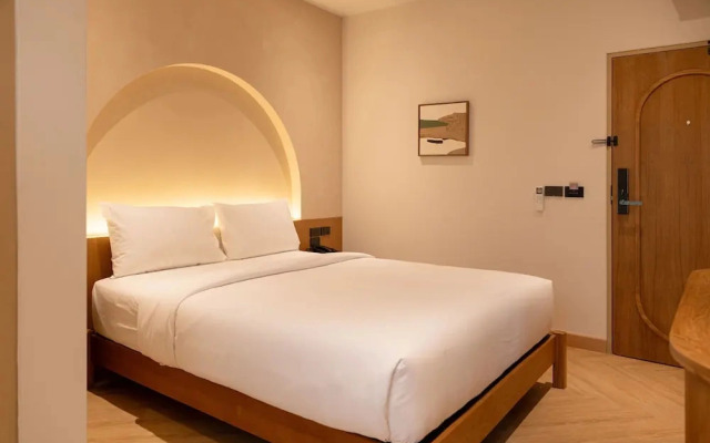 Taupe Hotel