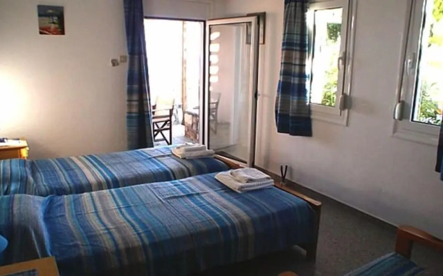 Nicolas Apartments