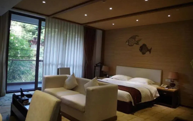 Huifeng Hotel