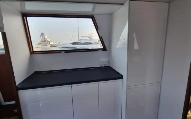 Live on a Luxury 65ft Yacht in Duquesa- Estapona