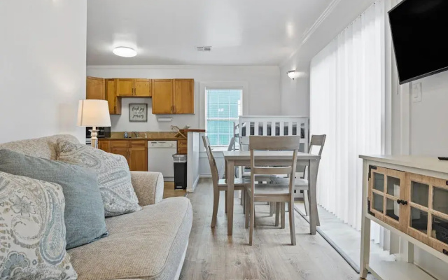 Bungalow On Ave O 1 Bedroom Home