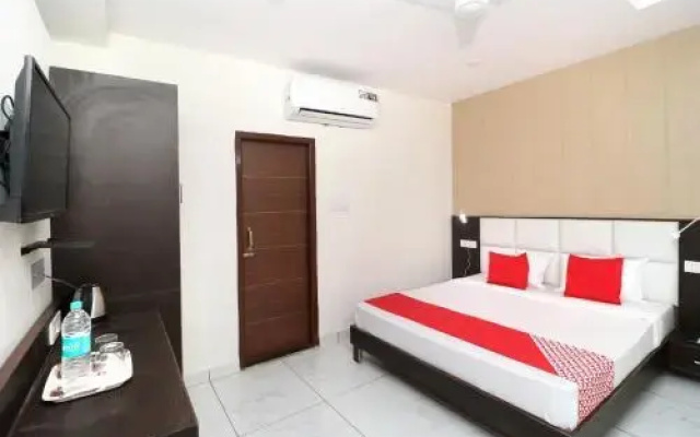 Hotel Gold By OYO Rooms