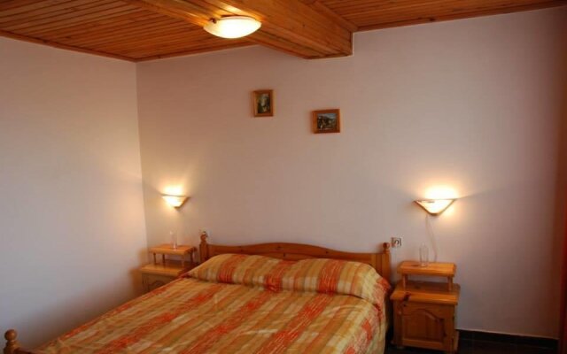 Отель Veziova House Банско комната для гостей