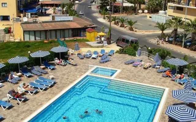 Tropical Dreams Hotel Apartments