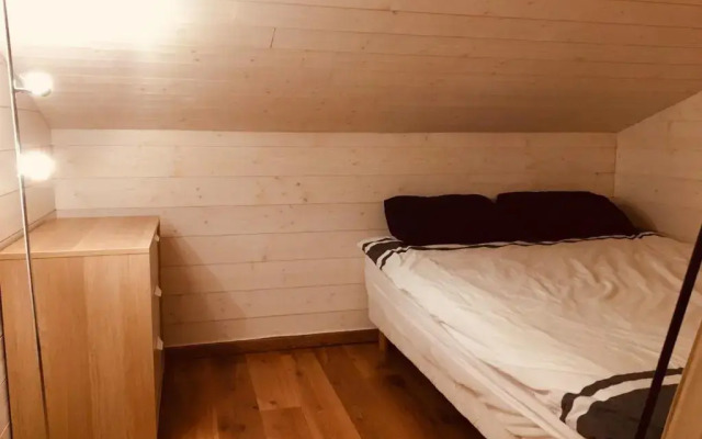 Chalet 4 Pers à proximité des Carroz (CHBLA)
