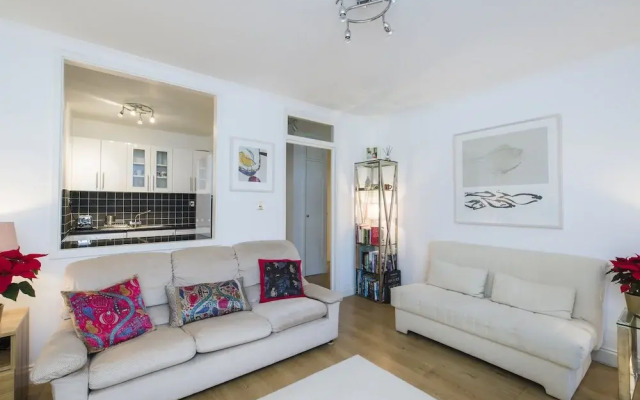 Sublime 1 bed flat with Thames view