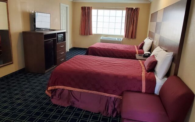 Delmonico Inn & Suites 1