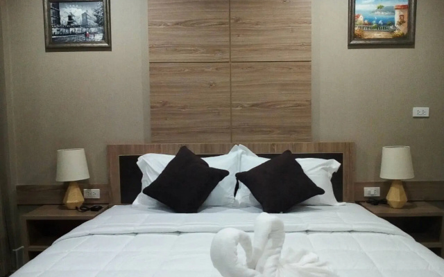 Little Bear Guesthouse and Restaurant