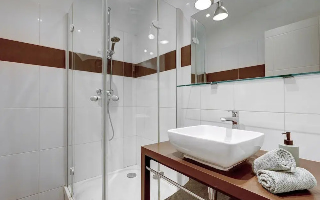 Modern Paris 2BR near Montparnasse