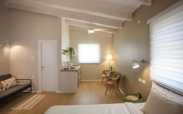 Tslil Suite
