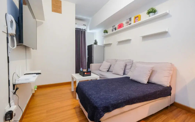 Pool View and Homey 2BR Apartment @ Springlake Summarecon