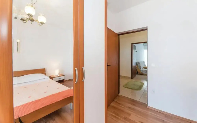 Nice Home in Kustici With Wifi and 2 Bedrooms
