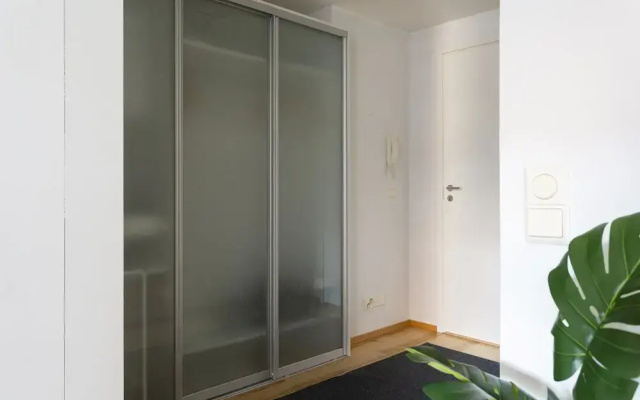 2ndhomes Deluxe Apt w Sauna & Balcony