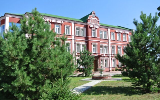 Le Ton Hotel вид на фасад