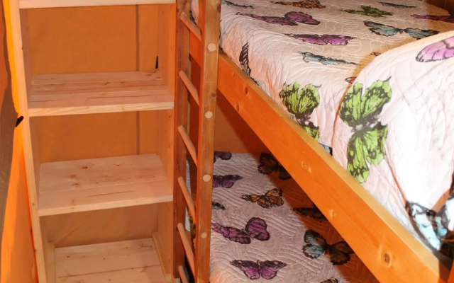 Beautiful tent lodge in Massignano with private terrace