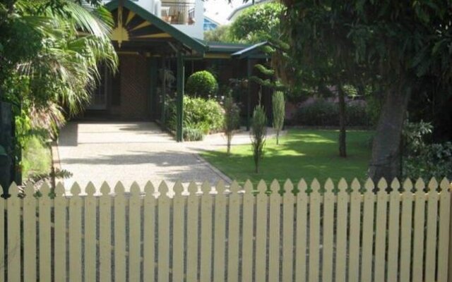 Chelsand Cottage in Lawnton, Australia from 154$, photos, reviews - zenhotels.com hotel front
