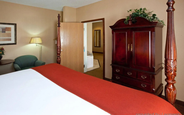 Comfort Inn & Suites Sharonville - Cincinnati North