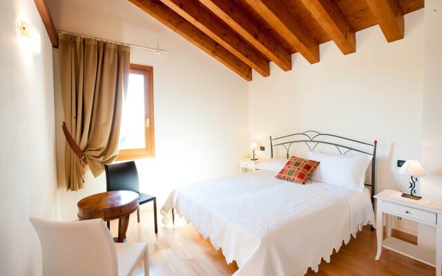 Отель Agriturismo Crocerone B&B Италия, Бассано-дель-Граппа - отзывы, цены и фото номеров - забронировать отель Agriturismo Crocerone B&B онлайн комната для гостей