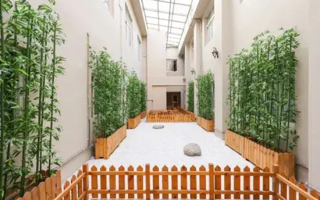 Ting Hotel
