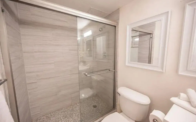 Stay Together Suites 1BD1BA Apartment