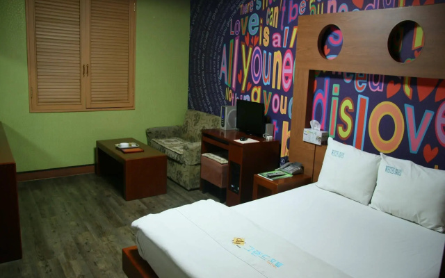 New Grand Hotel
