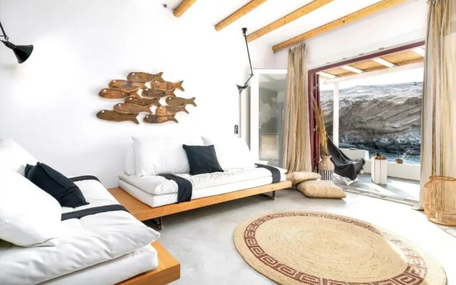 Aqua House