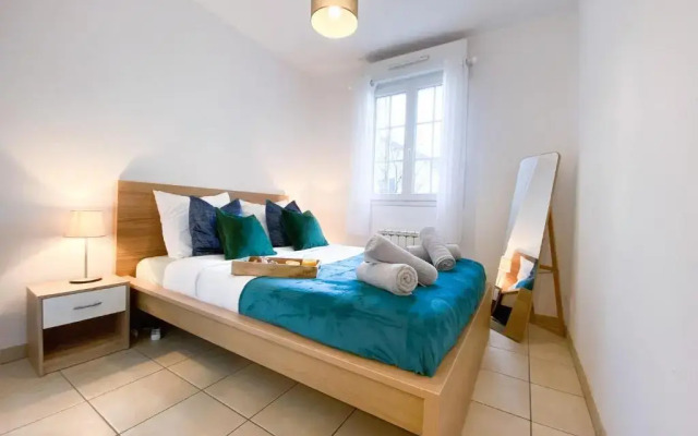 Appartement Ultra Luxueux Hypercentre - Parking - Gare RER à 5 min