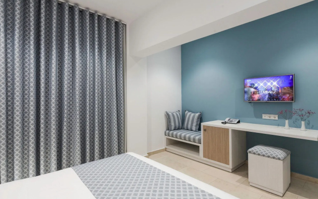Zephyros Hotel