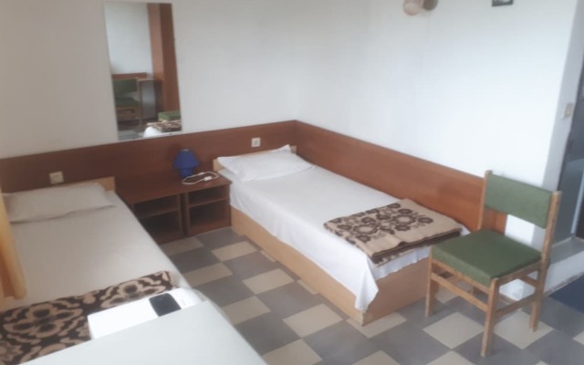 Family Hotel PRILIV комната для гостей