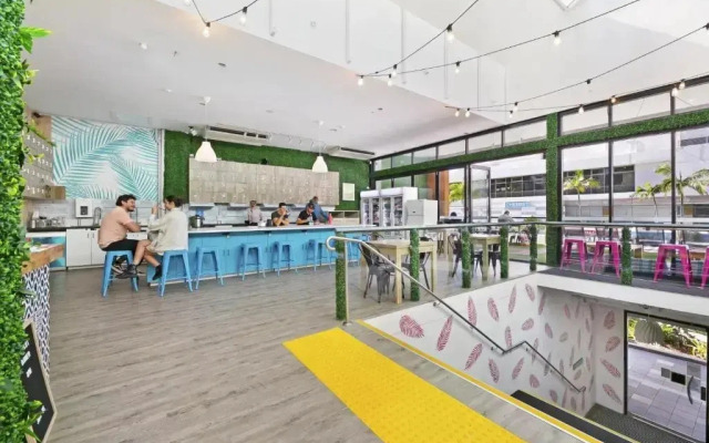 Tequila Sunrise Hostel Surfers Paradise
