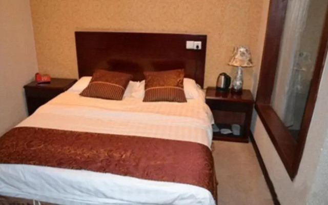 Jiange Sanhe Spring Business Inn