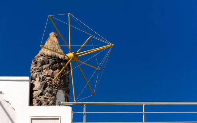 Hotel Thira