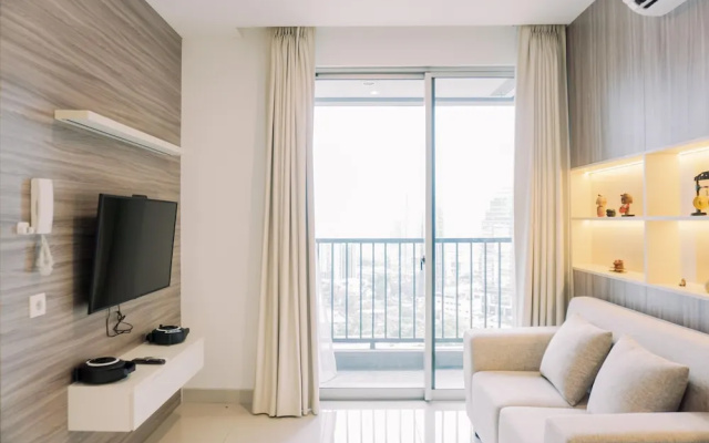 Spacious And Warm 2Br At Ciputra World 2 Apartment